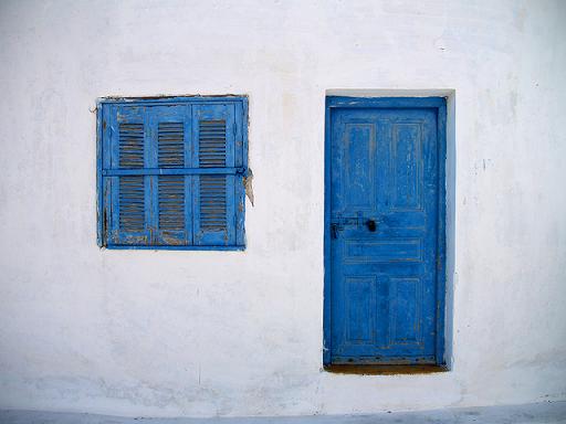 Blue Door (Image by photographerdotnet)