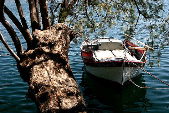 greek boat images - beautiful and poetic images - wooden