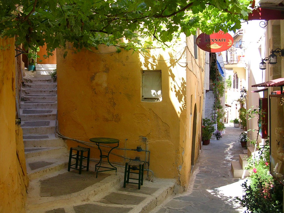 Chania Old Town, Ochre walls in the shade