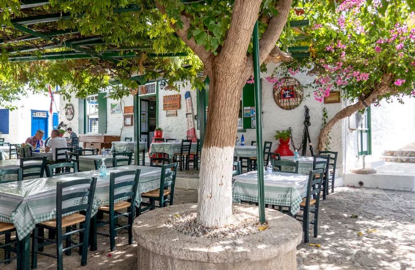 Douskos Taverna Hydra