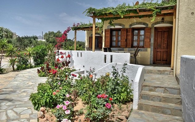 Grandes Apartment at the Beach at Kouremenos, Crete