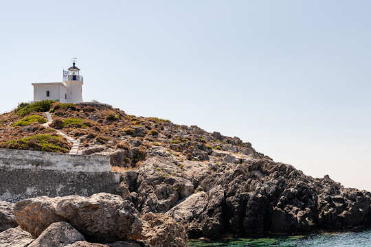 Kapsali lighthouse, Kythera (image by 
Gilles Messian)